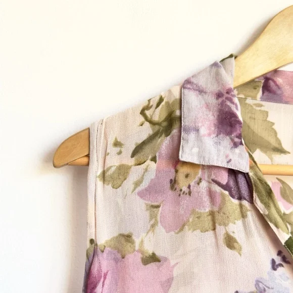 pale pink flowery button down collared sleeveless blouse - Picture 2 of 4